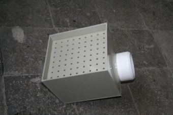 Донный трап для слива воды из бассейнов